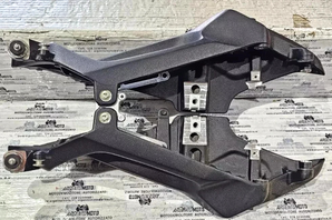 telaietto centrale posteriore mv agusta dragster 800 8AA0C1678 8AA0C1677