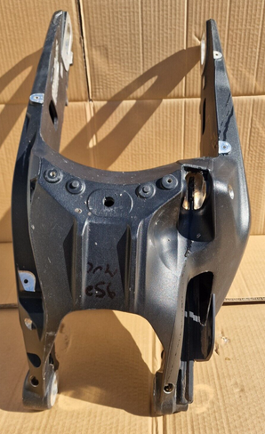 forcellone posteriore ducati multistrada 950      37011953BB
