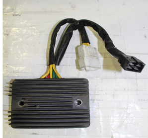 regolatore di tensione aprilia dorsoduro 750 Spannungs regler Voltage regulator
