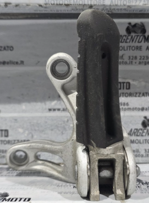 Pedana posteriore sinistra  ktm 690 duke 7600304800001S